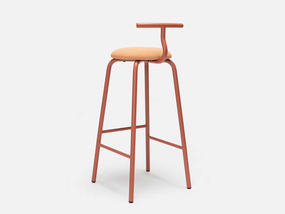 Mobel 6000: exclusividad con el taburete Tam, mobiliario de diseño personalizado con base de acero y respaldo