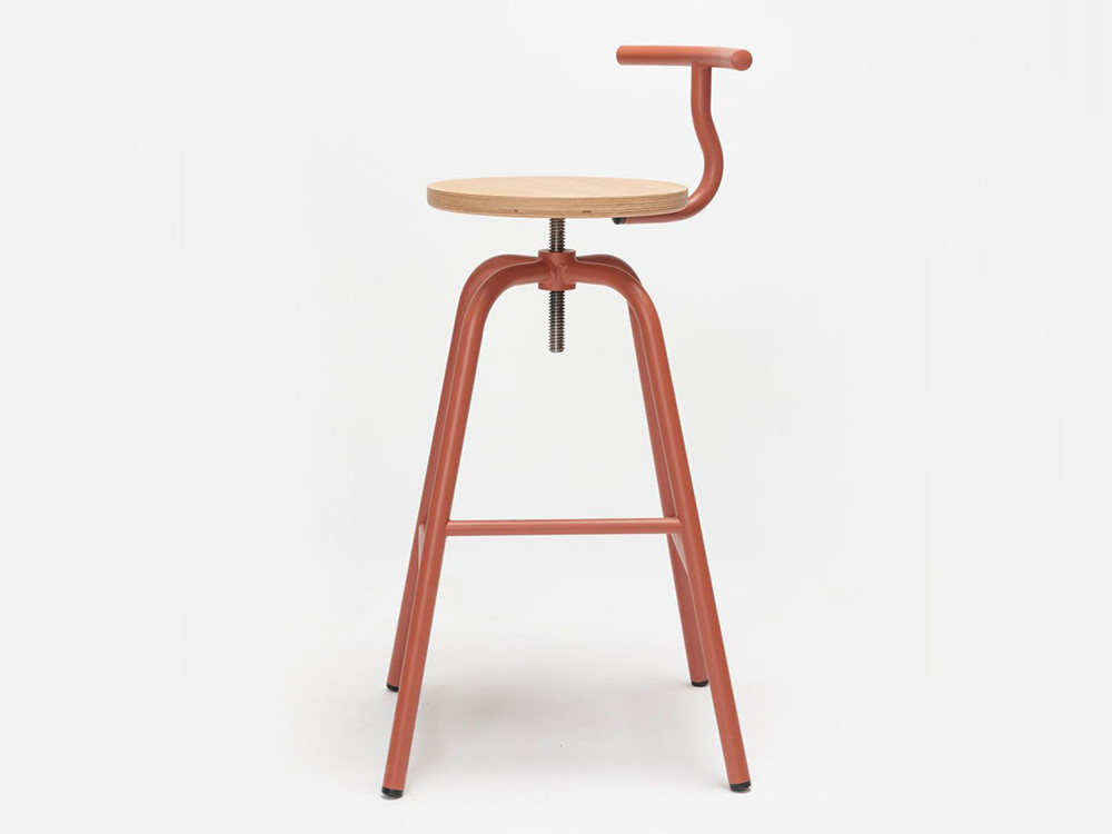 Mobel 6000: exclusividad con el taburete Tam, mobiliario de diseño con asiento ergonómico de chapa natural