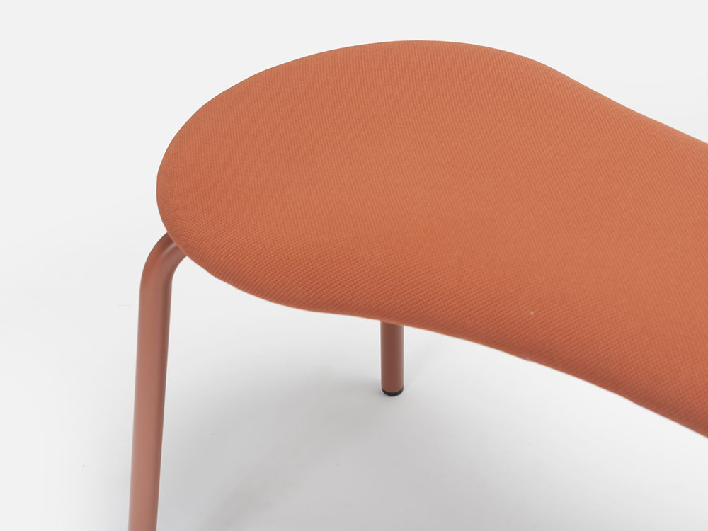 Banco tapizado comedor Tam: elegancia funcional de Ondarreta disponible en dos medidas para tu hogar