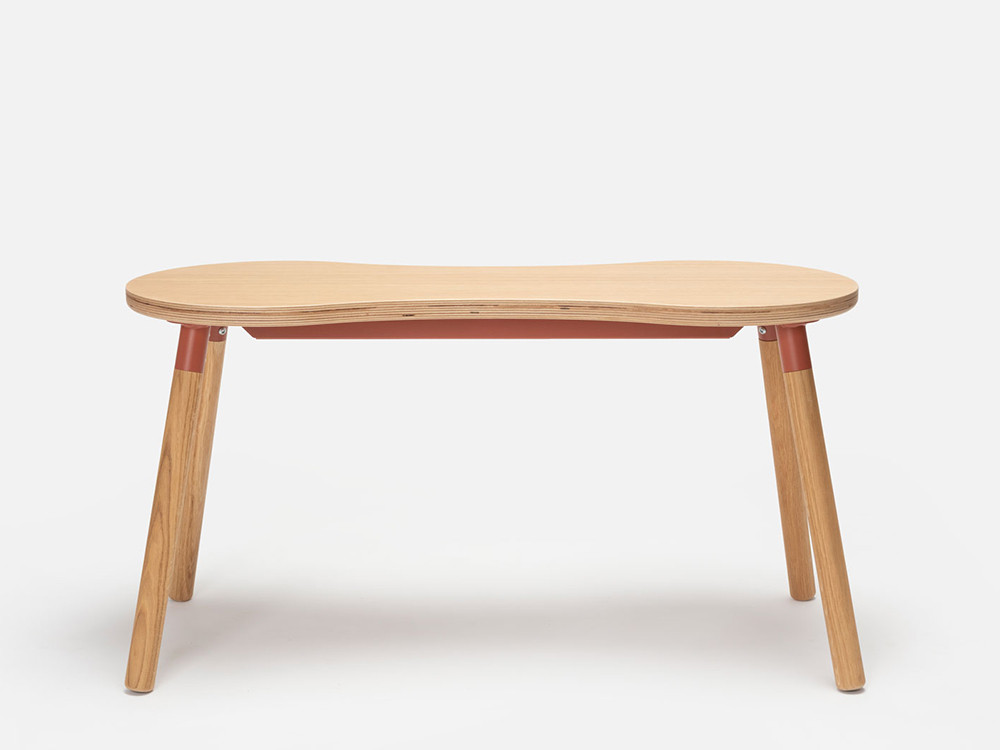 Bancos a medida para interiorismo: modelo Tam de Ondarreta fabricado en madera de roble de alta resistencia