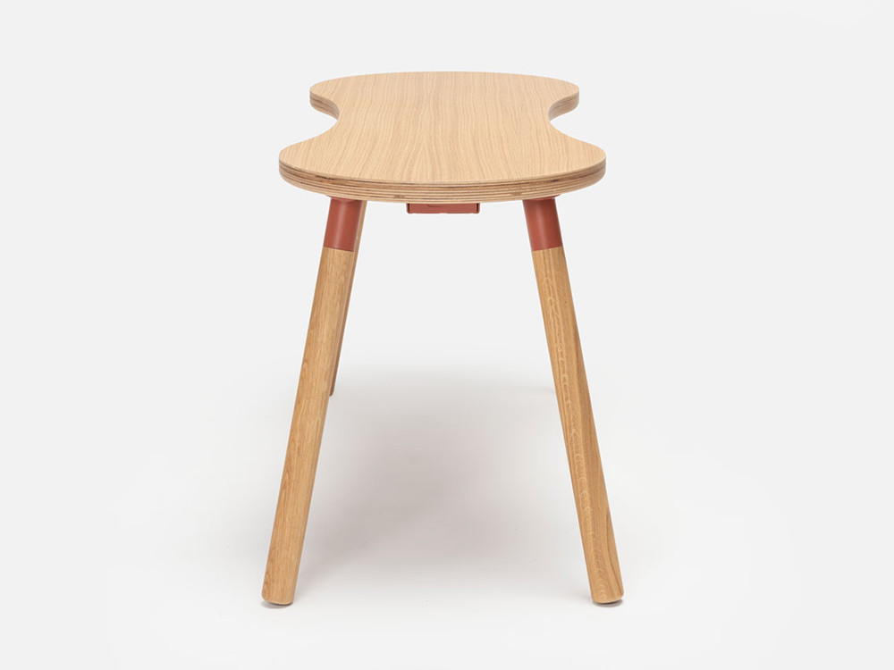 Banco decorado para el hogar: modelo Tam de Ondarreta, la fusión perfecta entre madera de roble y metal