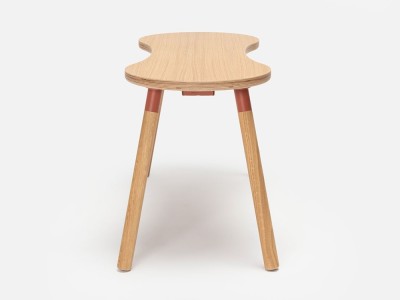 Banco decorado para el hogar: modelo Tam de Ondarreta, la fusión perfecta entre madera de roble y metal
