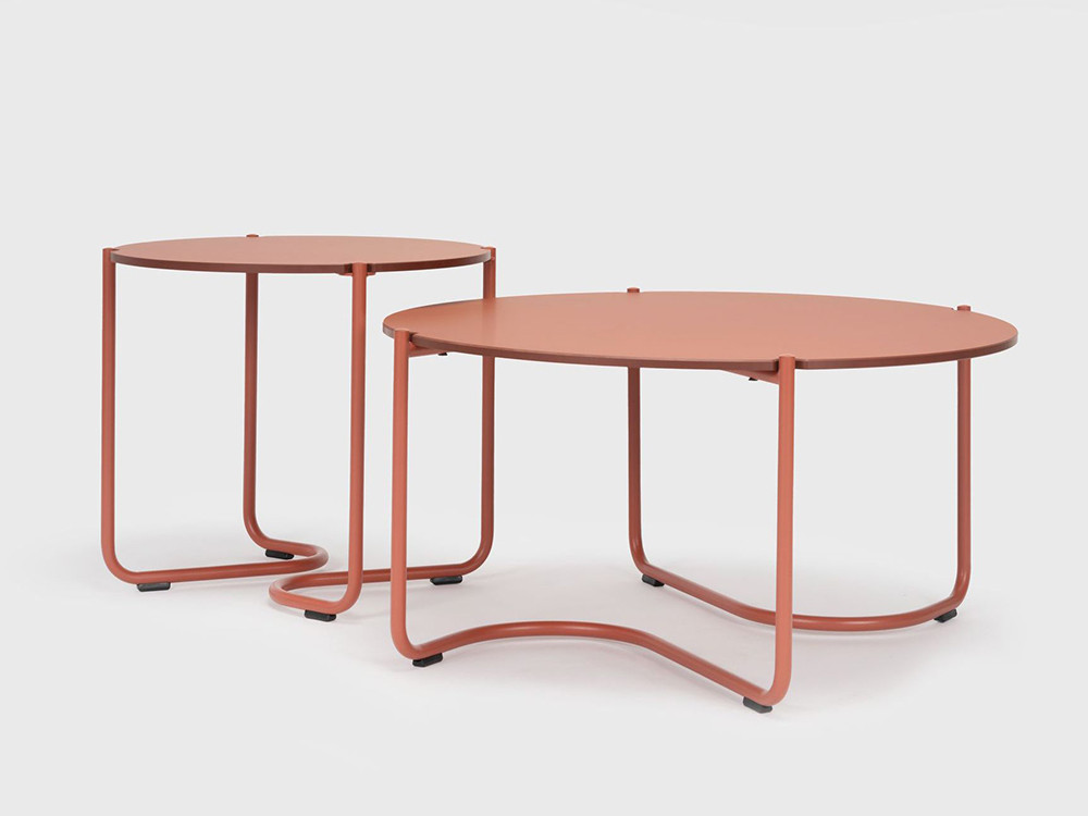 Mesa de centro Uda de Ondarreta: diseño personalizado con sobre en compacto Fénix y estructura de acero epoxi