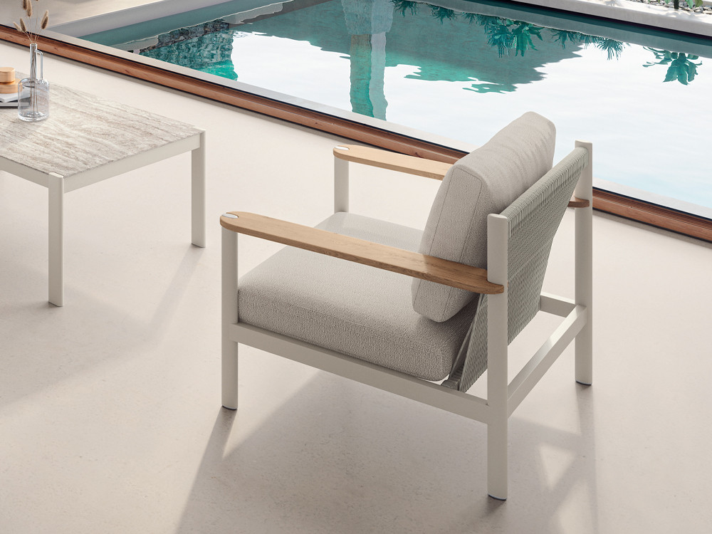 Sillón cuerda exterior Patmos de Arkimueble: estructura de aluminio y asiento tapizado de diseño