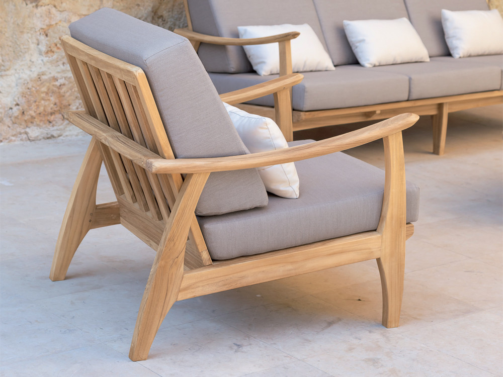 Sillón de jardín madera Eco de Arkimueble: elegancia natural en teca y tejidos premium