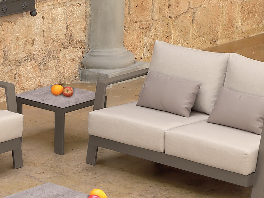 Mesa auxiliar Chipre