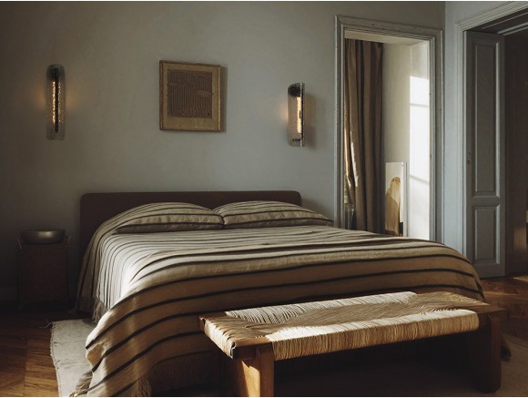 Aplique de pared Lida de Aromas del Campo: estructura de metal y pantalla de cristal premium