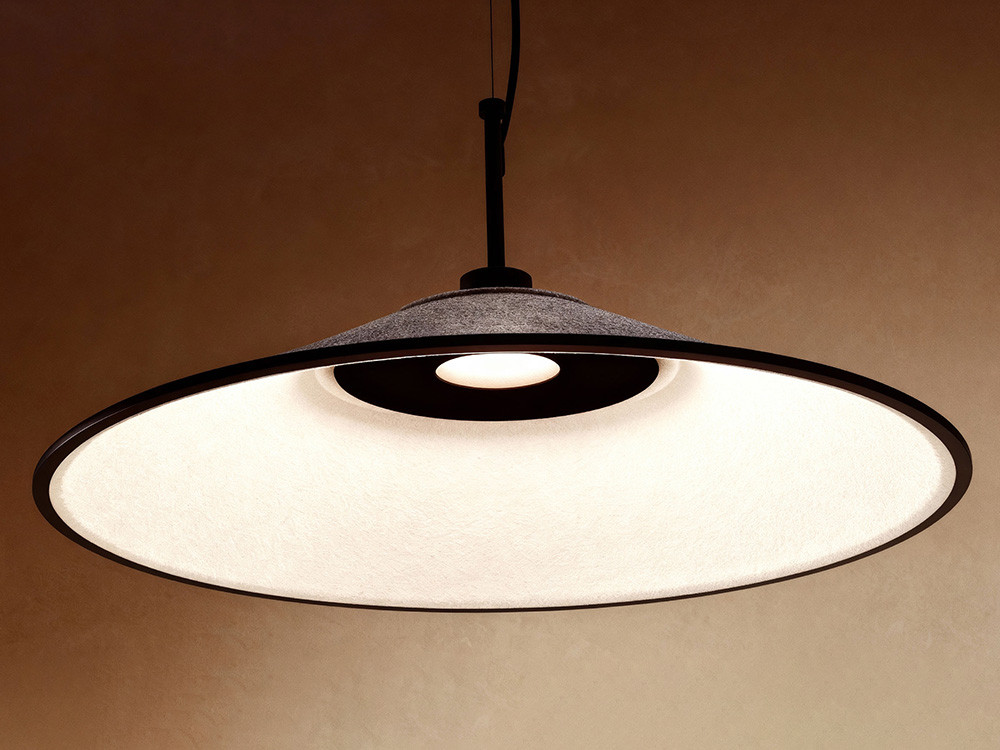 Lámpara de salón Shoemaker: modelo de Leds C4 con propiedades acústicas y pantalla de fieltro premium