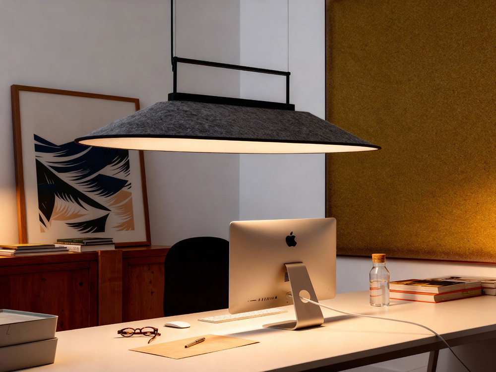 Lámpara de techo Shoemaker Big de Leds C4: diseño de gran formato con pantalla de fieltro reciclado