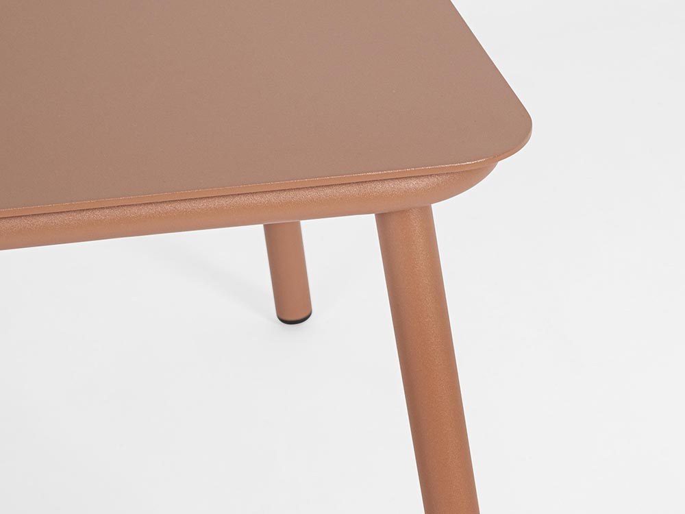 Mesa centro de sala exterior Spike: sofisticación de Bizzotto en aluminio barnizado