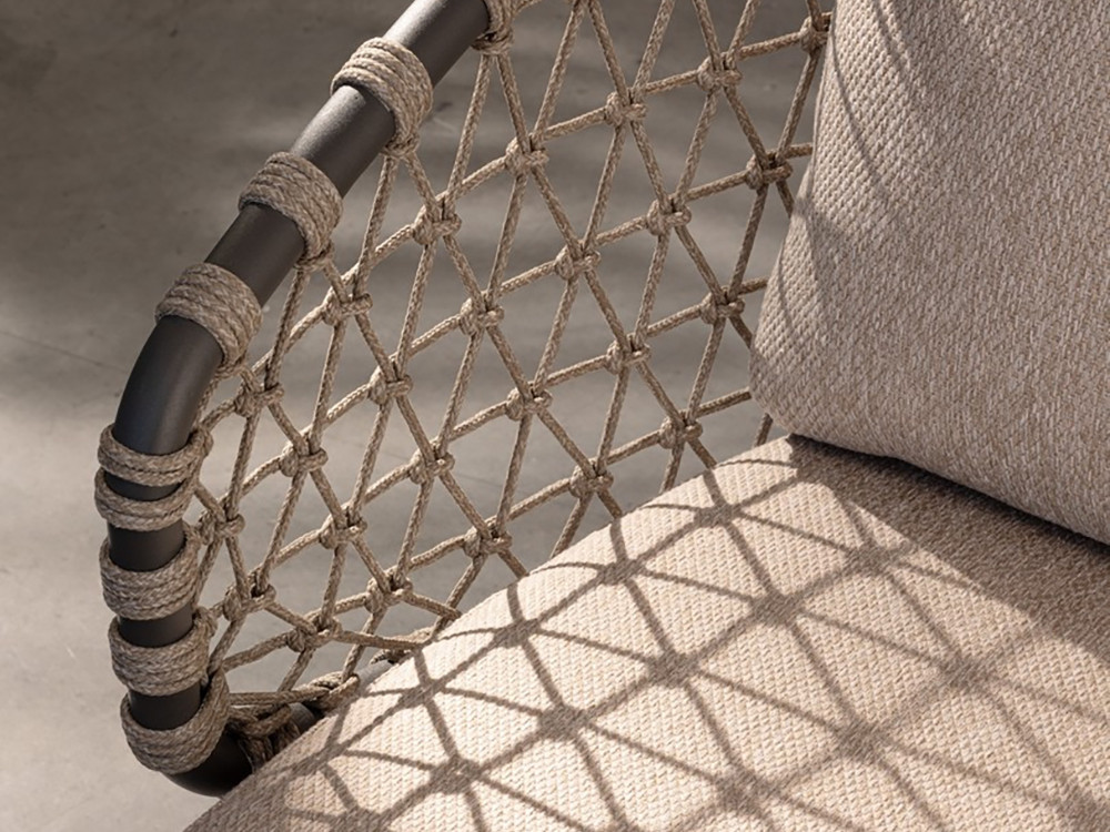 Mobel 6000: silla Eularia de Bizzotto, diseño artesanal en teca para proyectos de exteriorismo