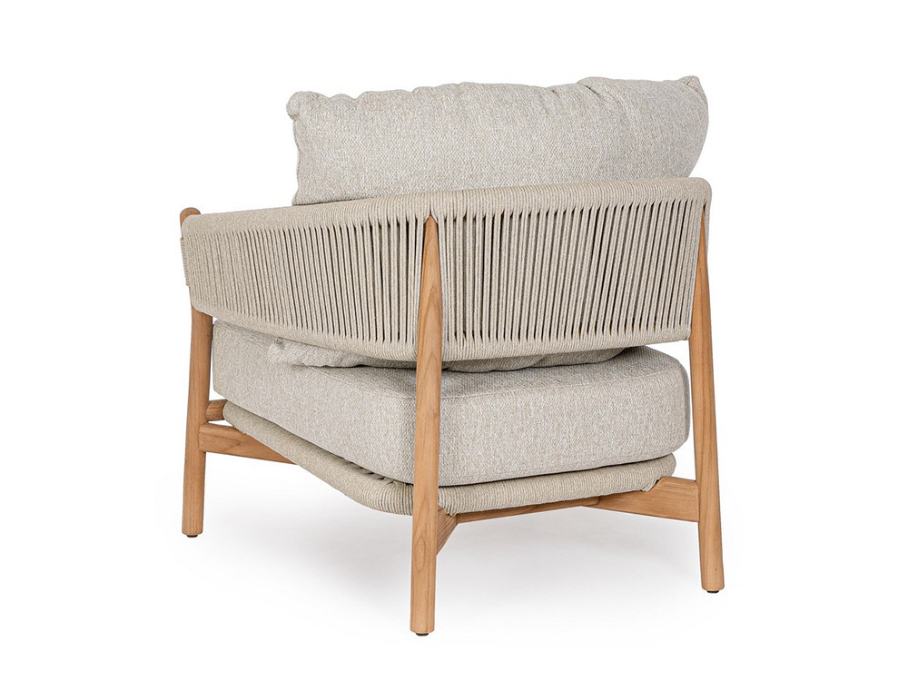 Sillones de exterior modernos: modelo Garita de Bizzotto fabricado en madera noble y fibra