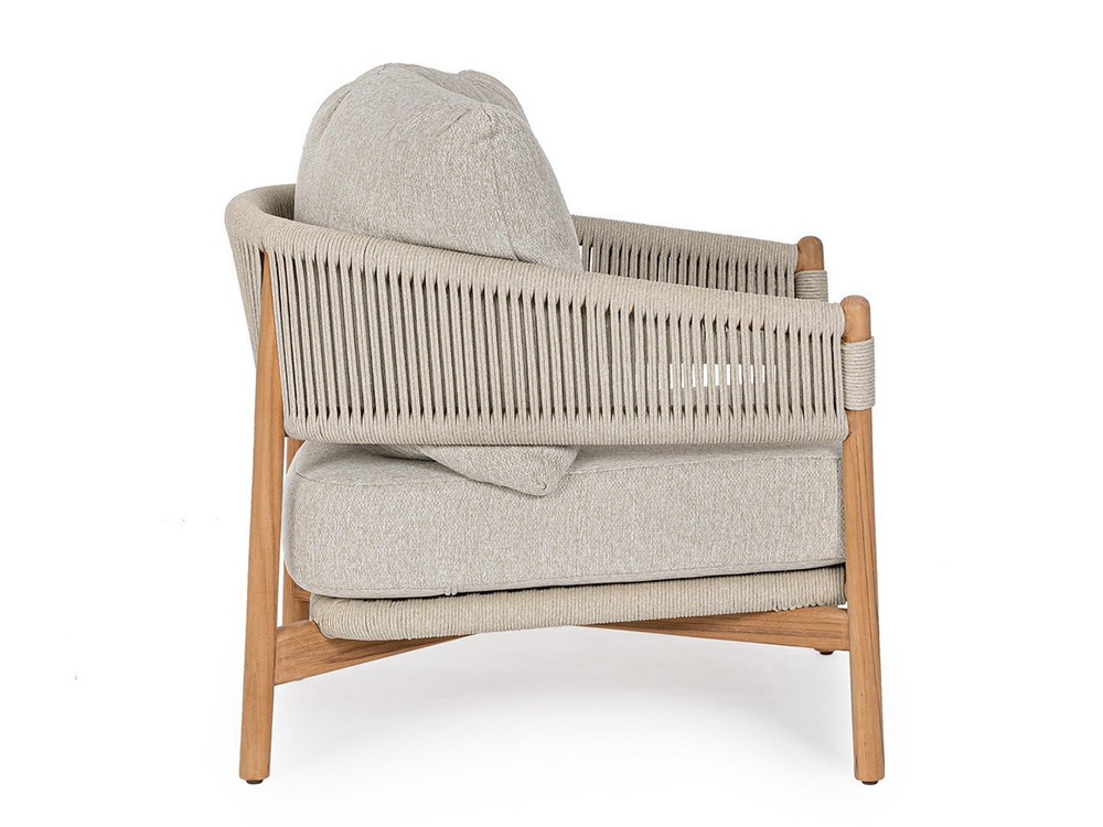 Sillones para balcones con estilo: el diseño compacto y lujoso del sillón Garita de Bizzotto