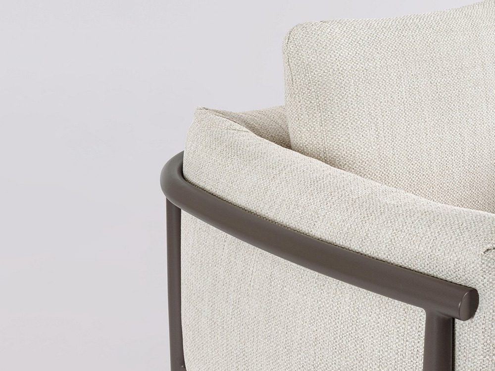 Sofás de terraza Theodore de Bizzotto: conjunto de exterior resistente al clima con estructura metálica y Olefin