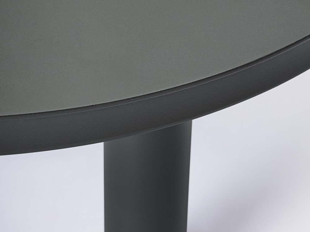 Sillones de exterior modernos: conjunto Hércules de Bizzotto con grandes cojines en Olefin