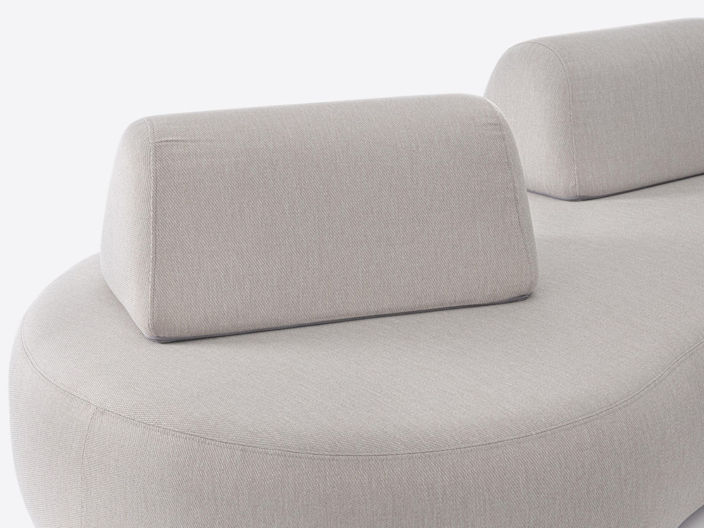 Muebles de exterior de lujo: sofá Cooper de Bizzotto con respaldos reposicionables ergonómicos.