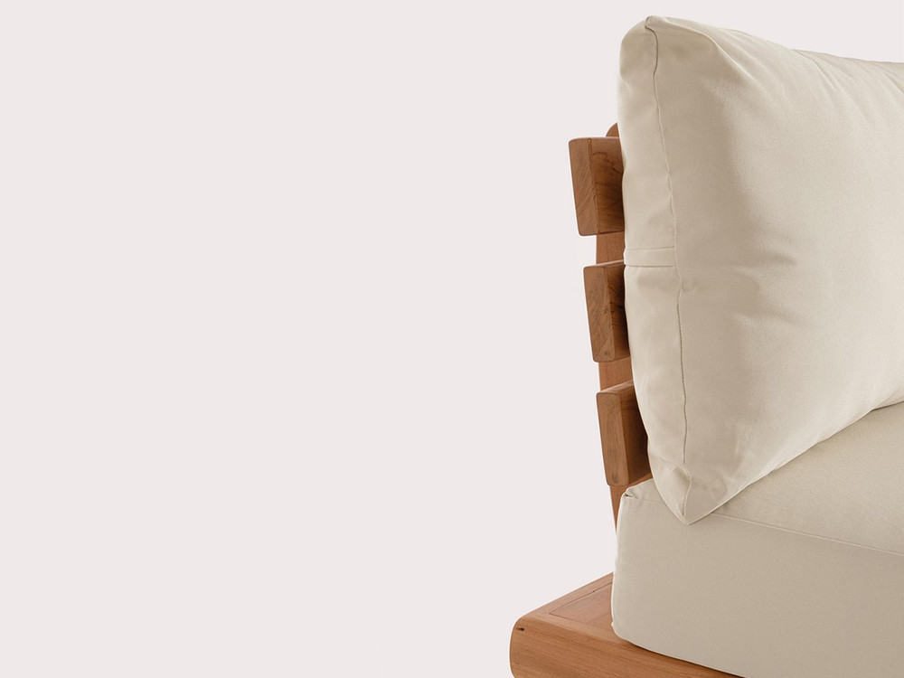 Muebles de terraza: sofá Delgada modular con base de teca SVLK y grandes cojines olefin para exterior