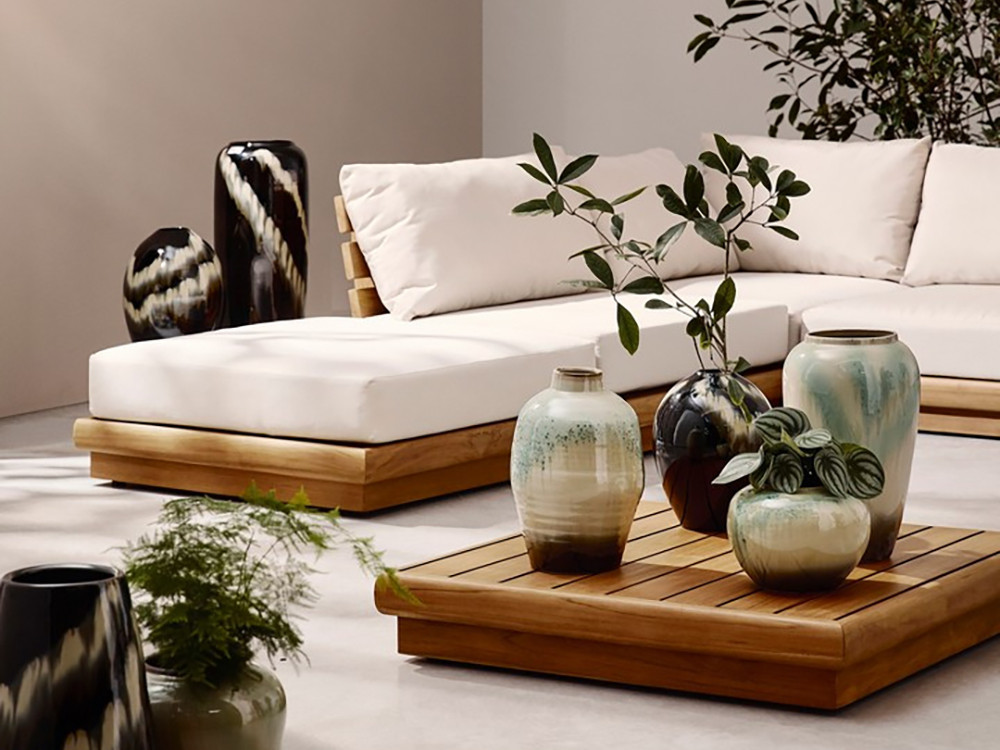 Muebles de terraza modernos: mesa de centro Delgada en madera de teca maciza con origen legal SVLK.