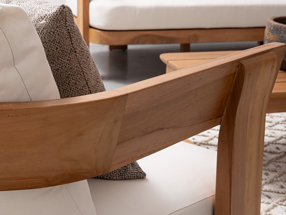 Sofás de exterior de madera Evora: estructura de teca maciza SVLK y tapizado olefin para terrazas exclusivas.