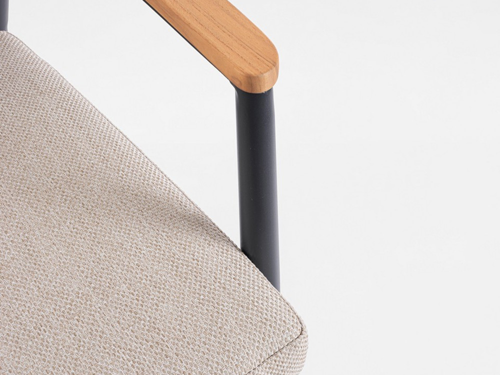 Sillones cómodos para exterior reclinables: estructura de aluminio y respaldo de cuerda en dos colores