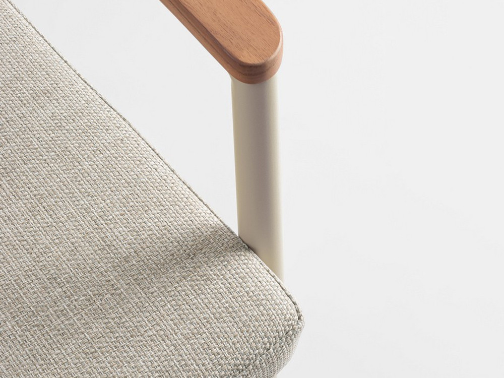 Mobiliario de exterior técnico: sillón reclinable de aluminio con cuerda trenzada y asiento de textilene