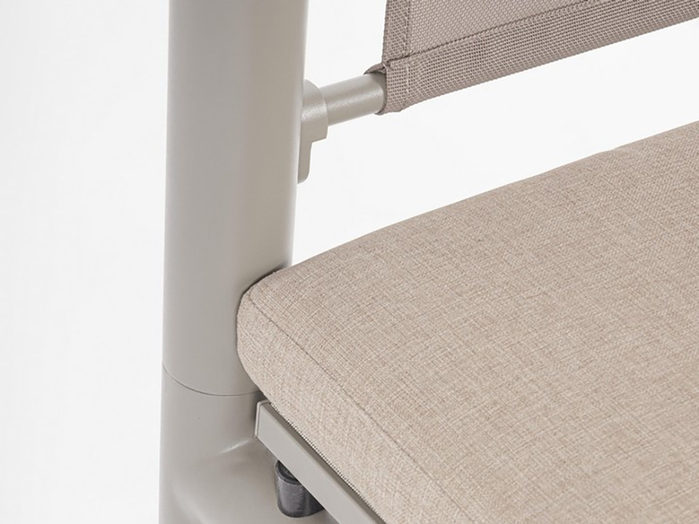 Daybed Konnor con parasol deslizante y estructura de aluminio para terraza y jardín