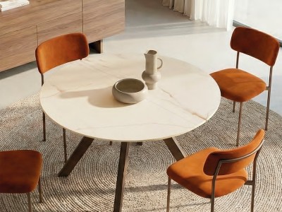 Mesa redonda extensible Coral de Easyline: elegante sobre porcelánico y patas de aluminio en Mobel 6000