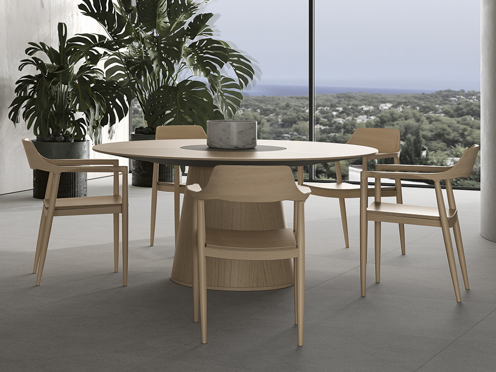 Sillones de diseño Ecos de Dido mobili: elegancia en madera de roble tintada en Mobel 6000