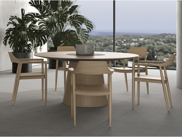 Sillones de diseño Ecos de Dido mobili: elegancia en madera de roble tintada en Mobel 6000