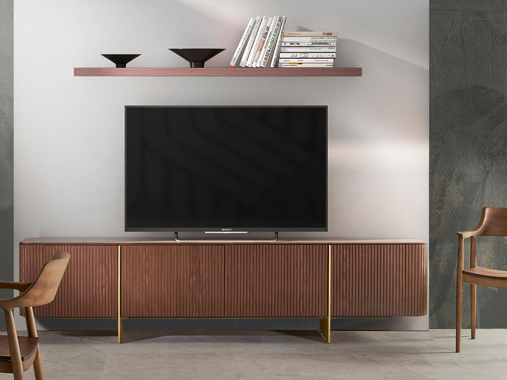 Muebles televisor moderno Dana: chapa natural de roble y frentes de madera estriada en Mobel 6000