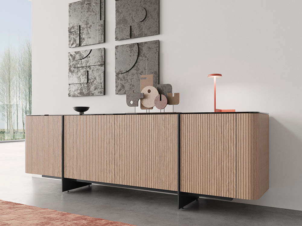 Aparador bajo Dana de Dido Mobili: exterior en nogal alistonado y sobre de cristal lacado en Mobel 6000