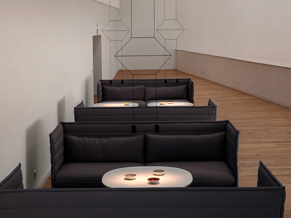 Mobel 6000: lámpara de diseño Vibia Wireflow 0320, materialidad consciente y dos luces LED de Arik Levy