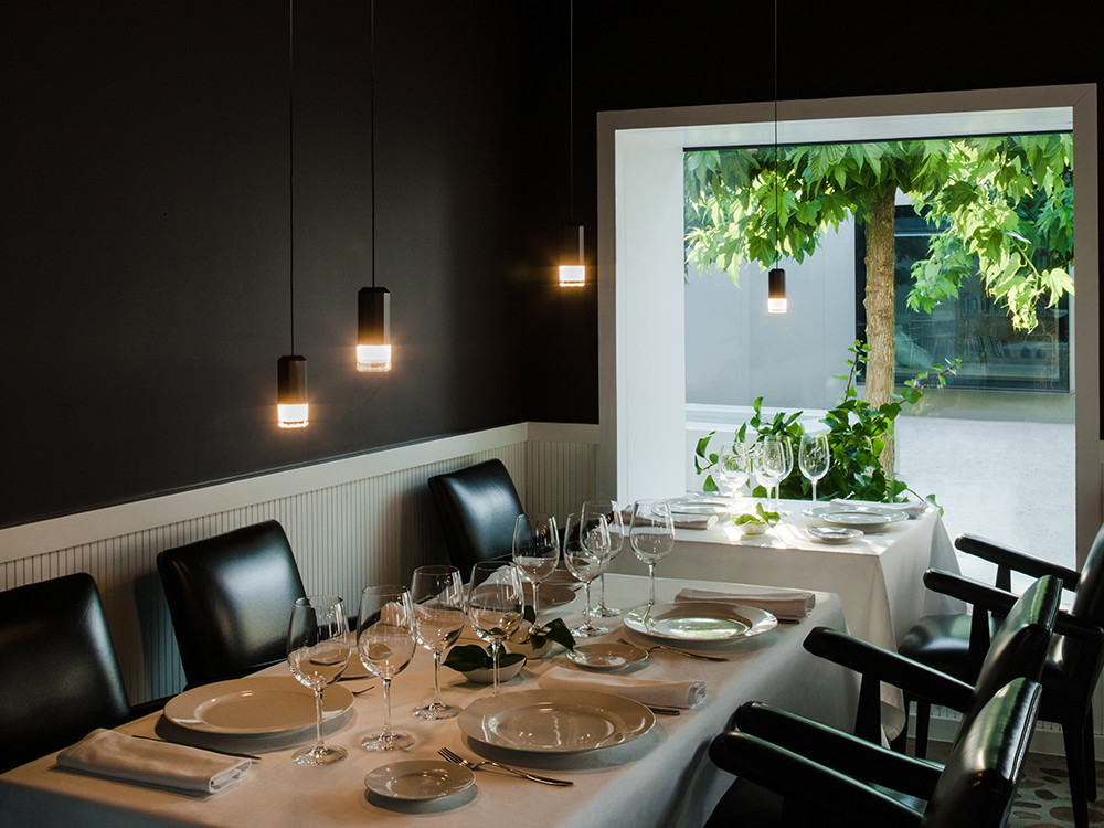 Mobel 6000: lámparas de diseño Vibia Wireflow Free, estilo intemporal para proyectos eficientes