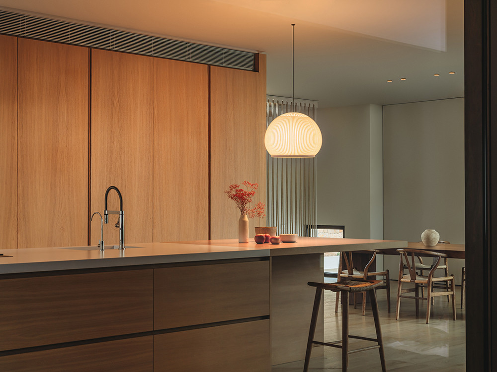 Mobel 6000: elegante lámpara salón Knit de Vibia, efecto lumínico suave diseñado por Meike Harde