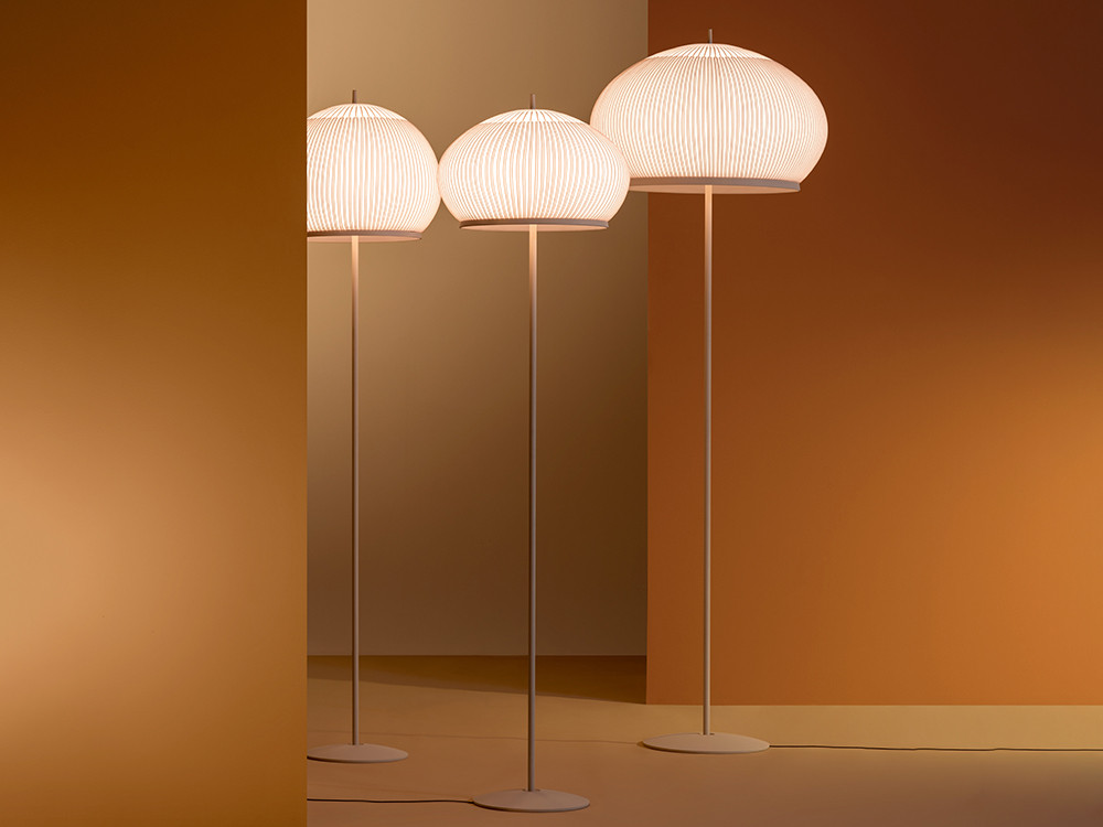 Mobel 6000: exclusiva lámpara de pie Vibia Knit, diseño para proyectos de decoración