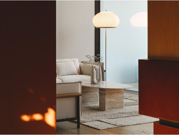 Lámpara de pie Knit de Vibia: diseño con pantalla textil de Meike Harde en Mobel 6000