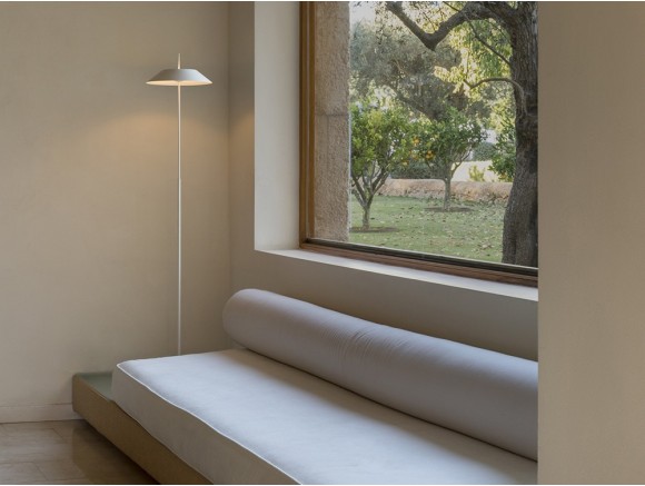 Lámpara salón Mayfair de Vibia: diseño de Diego Fortunato en varios acabados en Mobel 6000