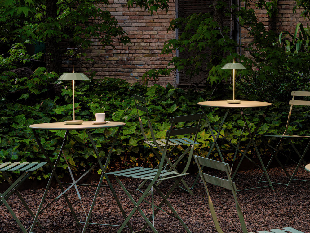 Diseño de iluminación con Vibia Mayfair Mini: batería recargable y estilo de autor para Mobel 6000