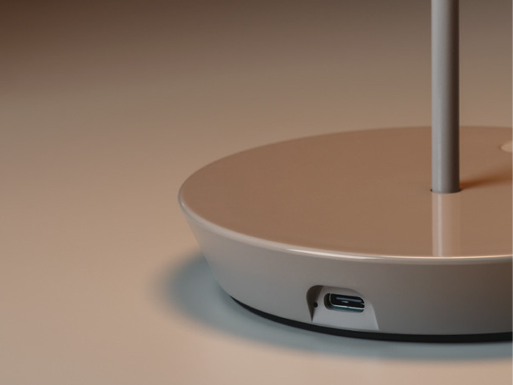 Mobel 6000: elegante lámpara de diseño Mayfair Mini, esencia de Diego Fortunato disponible en varios colores