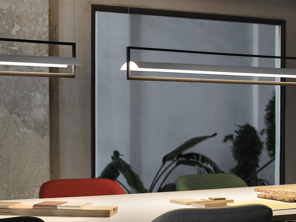 Diseño de iluminación Kontorno de Vibia: consumo eficiente LED y diseño esencial en Mobel 6000