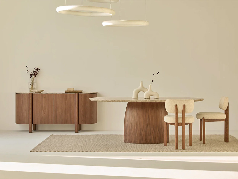 Mobel 6000: exclusiva mesa comedor ovalada Kaia de Unika, materialidad de lujo en nogal o roble