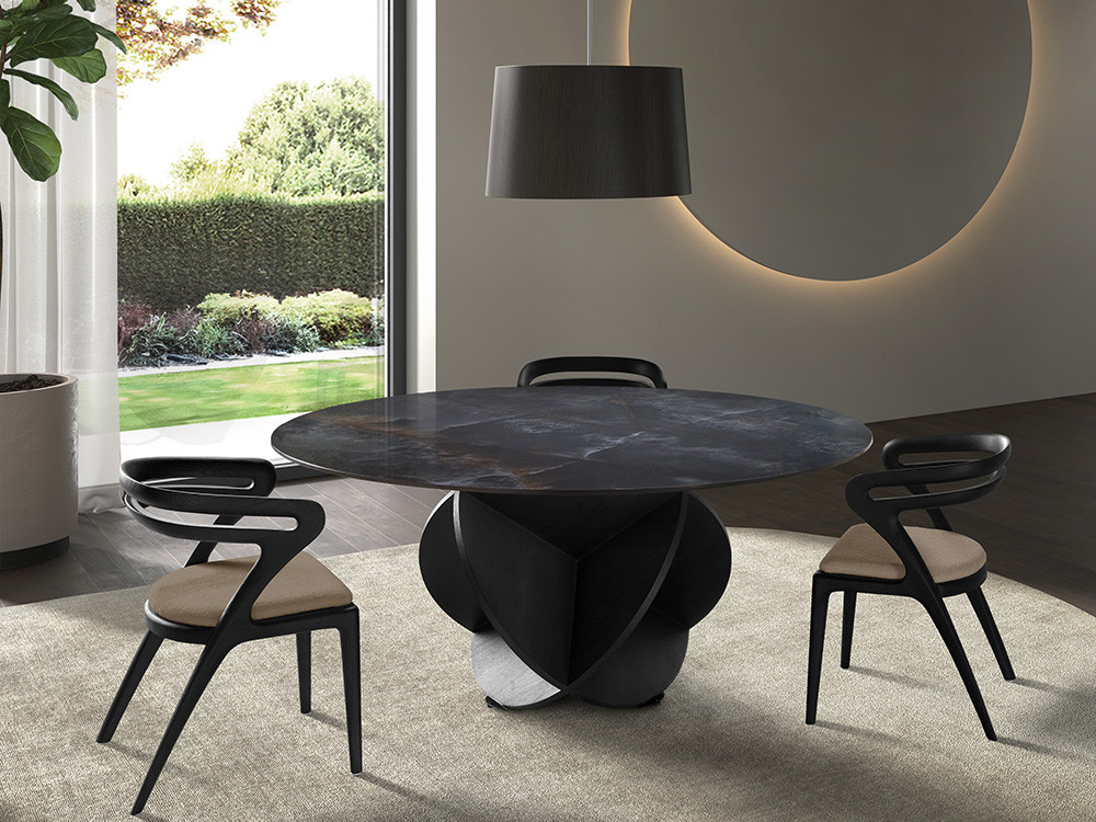 Mesa redonda de comedor Desert Rose Keramik: exclusivo sobre porcelánico y base escultórica de madera en Mobel 6000