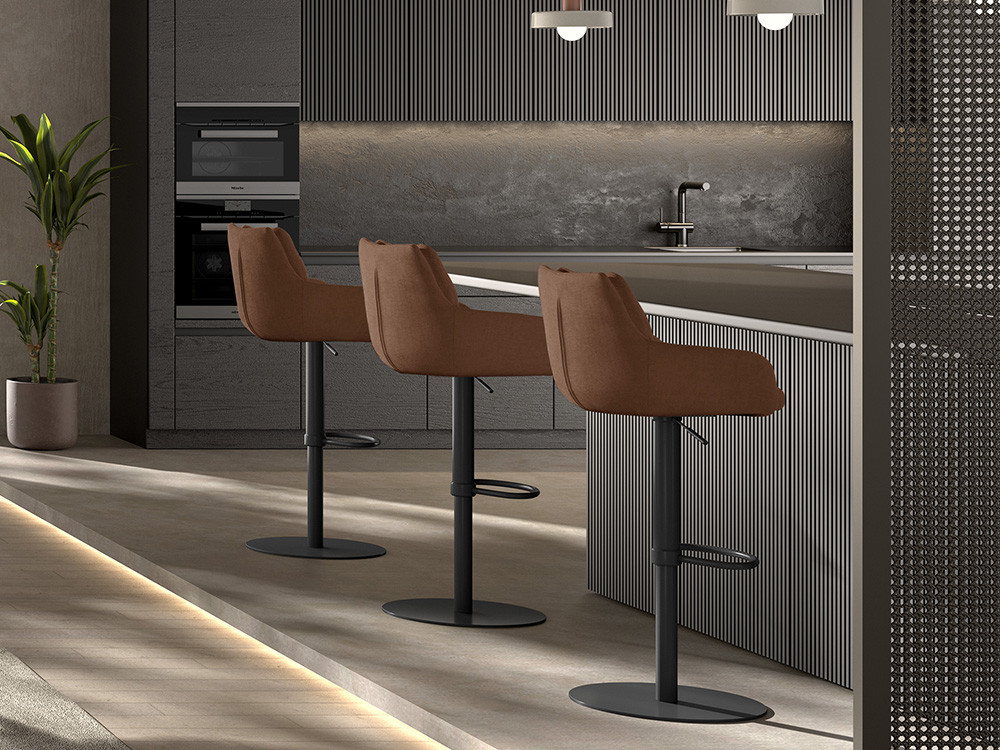 Mobel 6000: taburetes de diseño Fiona por Nacher, funcionalidad elevable y giratoria para cocinas modernas