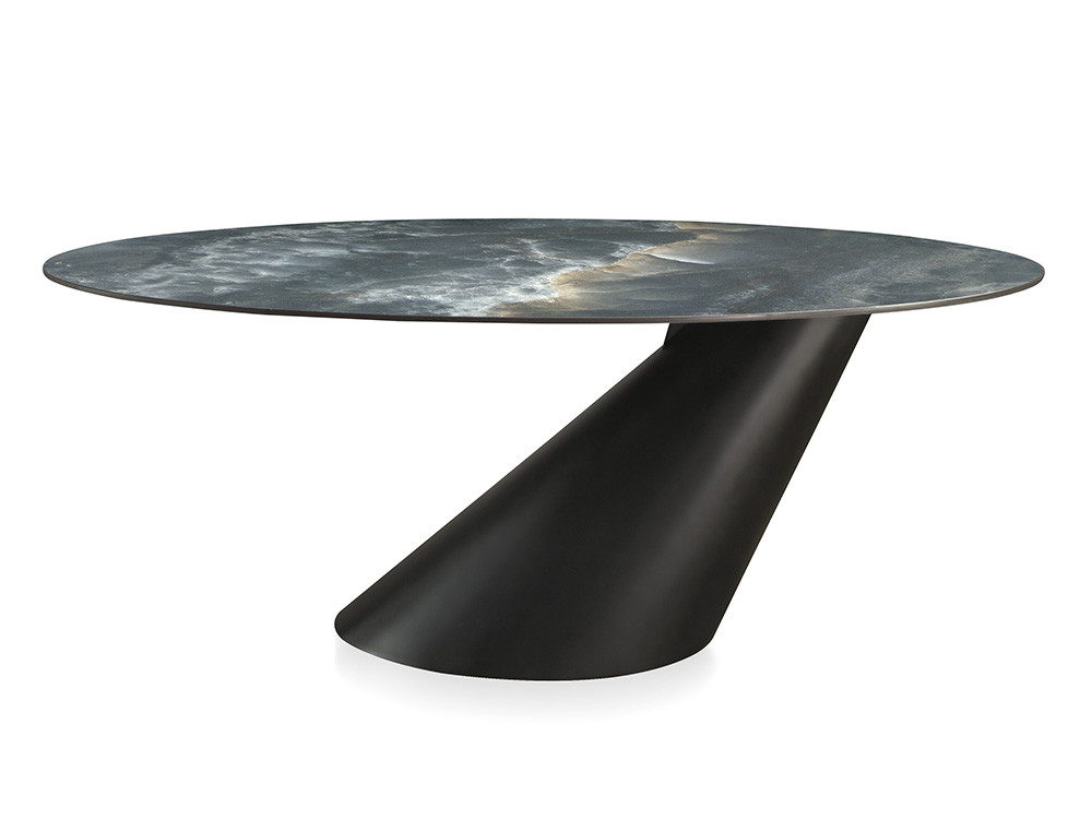 Comedores modernos con la mesa Maui Keramic Oval: elegancia nacional de Nacher con base escultórica de metal en Mobel 6000