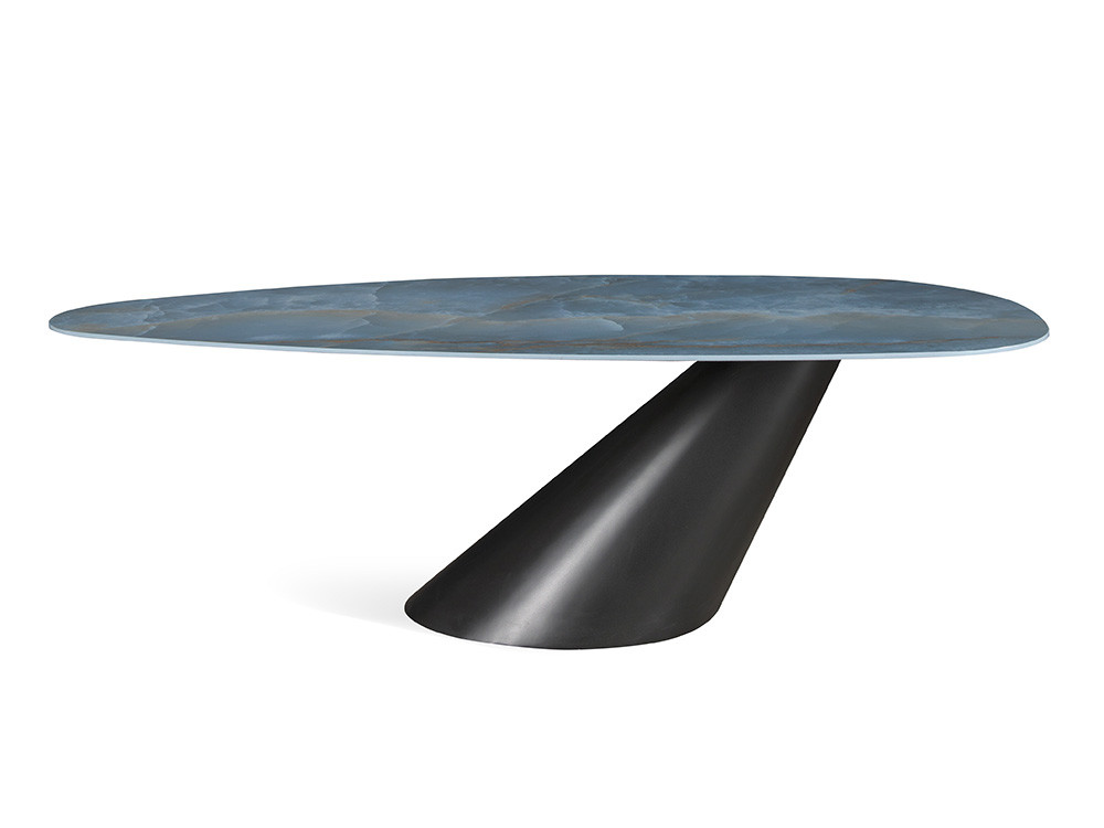 Mesa porcelánico Maui Keramic Uña: la sofisticación del metal lacado y la cerámica de Nacher en Mobel 6000