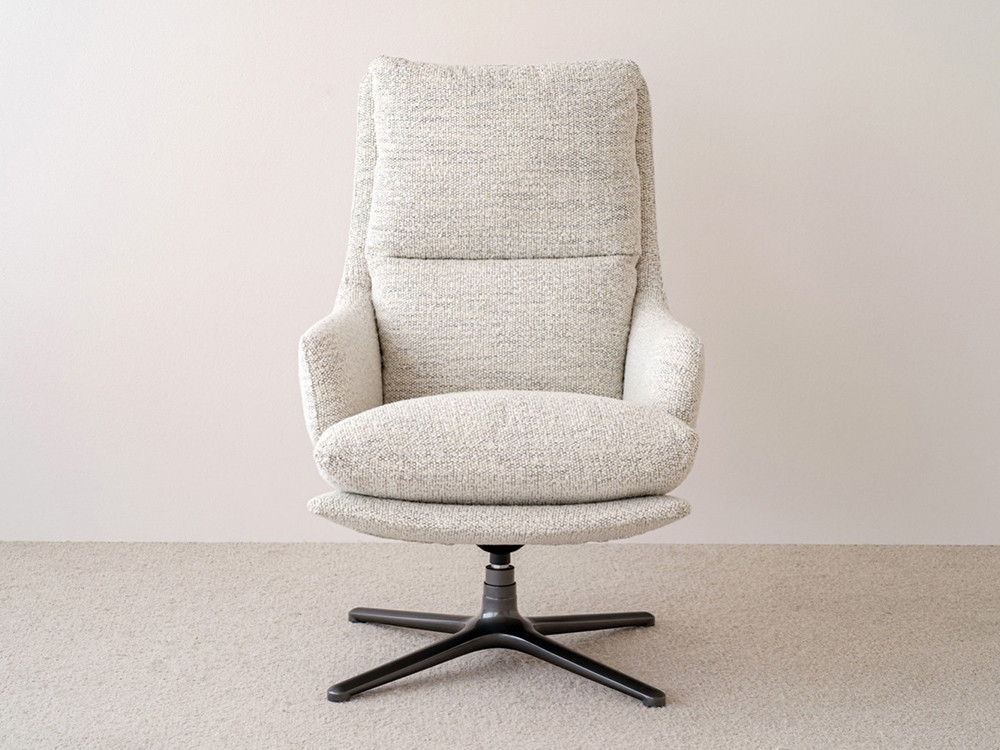 Sillones y butacas de diseño VP: butaca giratoria en textil beige gris para salones modernos en Madrid
