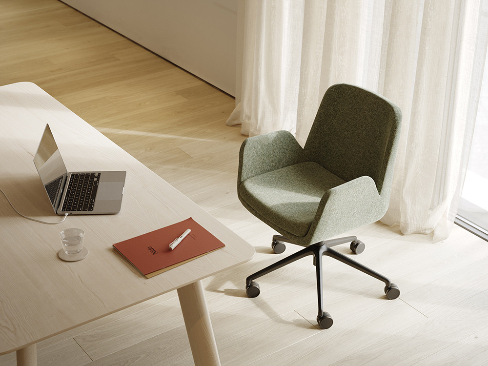 Sillones de oficina Alpaca Office de Cancio: diseño giratorio con ruedas y asiento elevable disponible en Mobel 6000