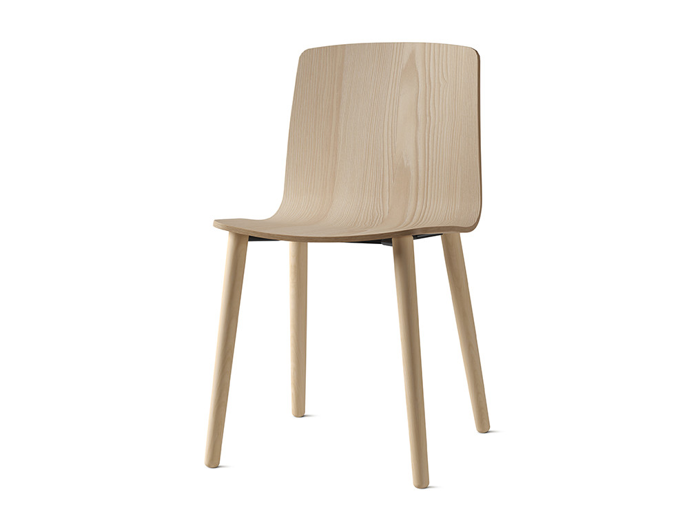 Mobel 6000 Madrid: exclusiva silla de madera moderna Atrio Wood por Cancio, acabado fresno semi mate de alta calidad