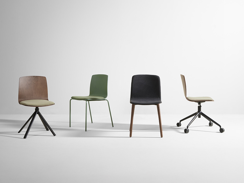 Mobel 6000: silla Atrio Wood de Cancio, artesanía en madera de fresno barnizado para comedores modernos de diseño