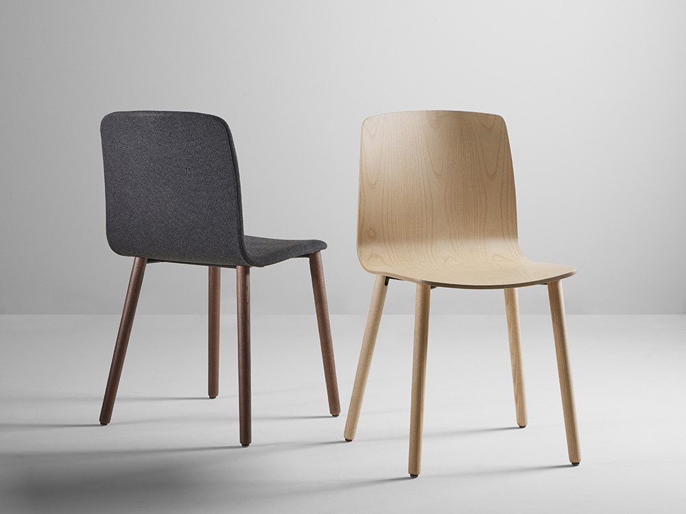 Sillas de madera para comedor Atrio Wood de Cancio: diseño de fabricación nacional en fresno para hogares contemporáneos